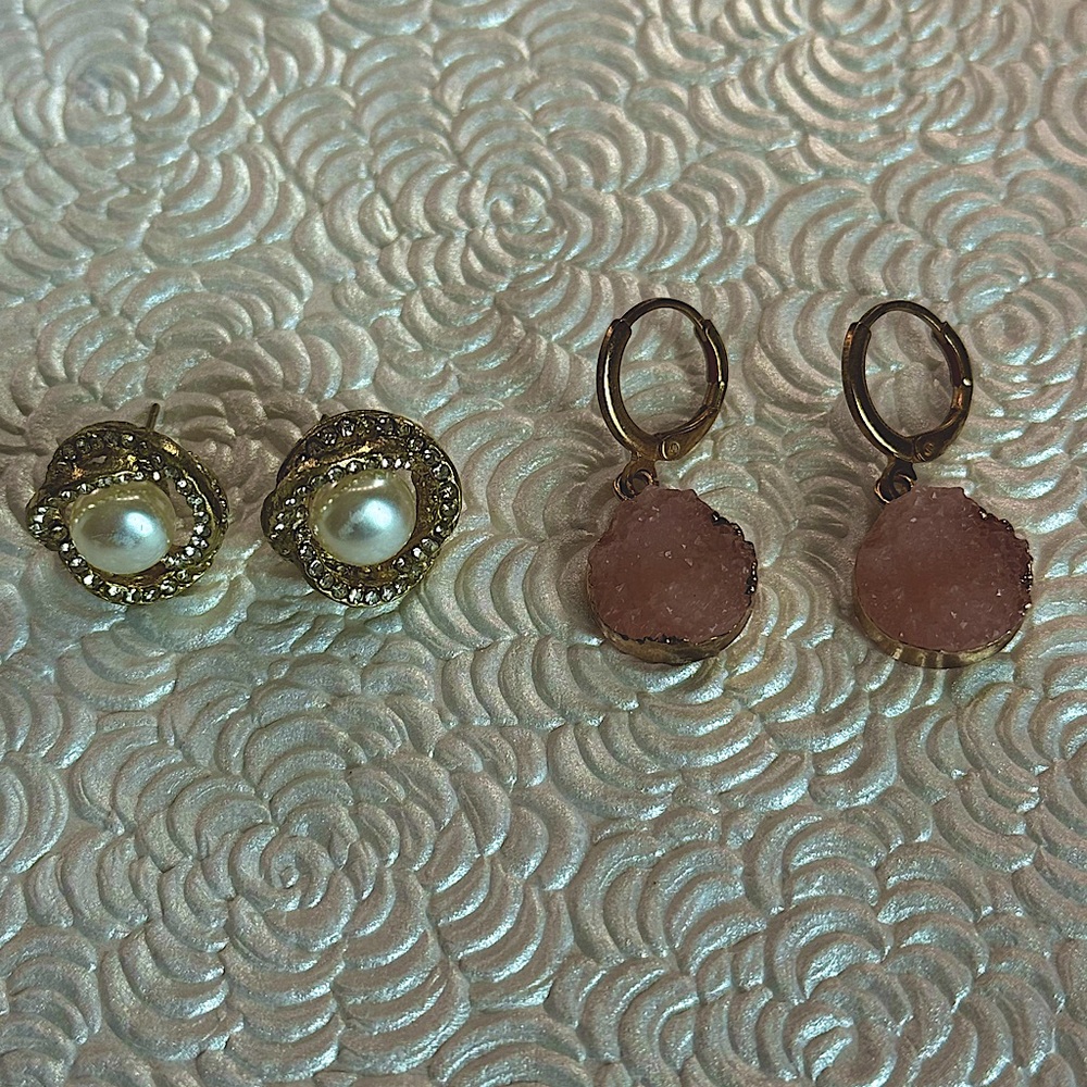 Lot of 2 earrings